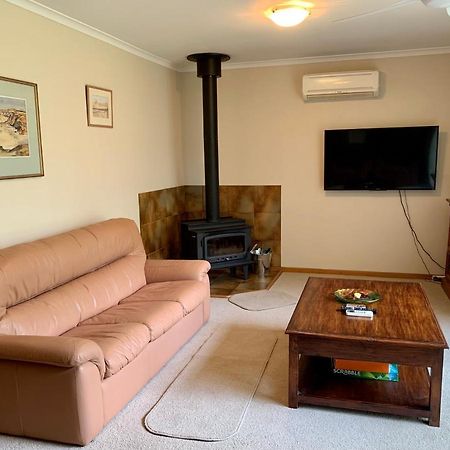 Leeward 'Tranquil Beachfront' Kingscote Exterior photo