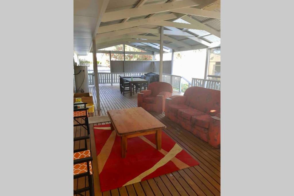 Leeward 'Tranquil Beachfront' Kingscote Exterior photo