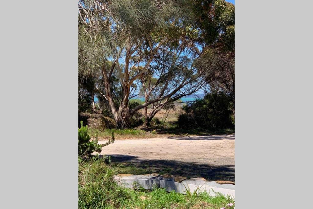 Leeward 'Tranquil Beachfront' Kingscote Exterior photo